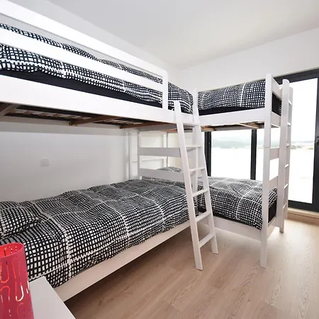 Nazare For Surfing, Cleaning Included Casa vacanze