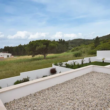 Casa vacanze Nazare For Surfing, Cleaning Included *